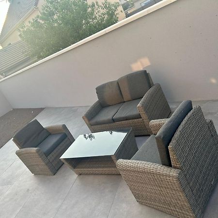 Bella Vista, parking gratuit, 5 min Auxerre Appartement Monéteau Buitenkant foto