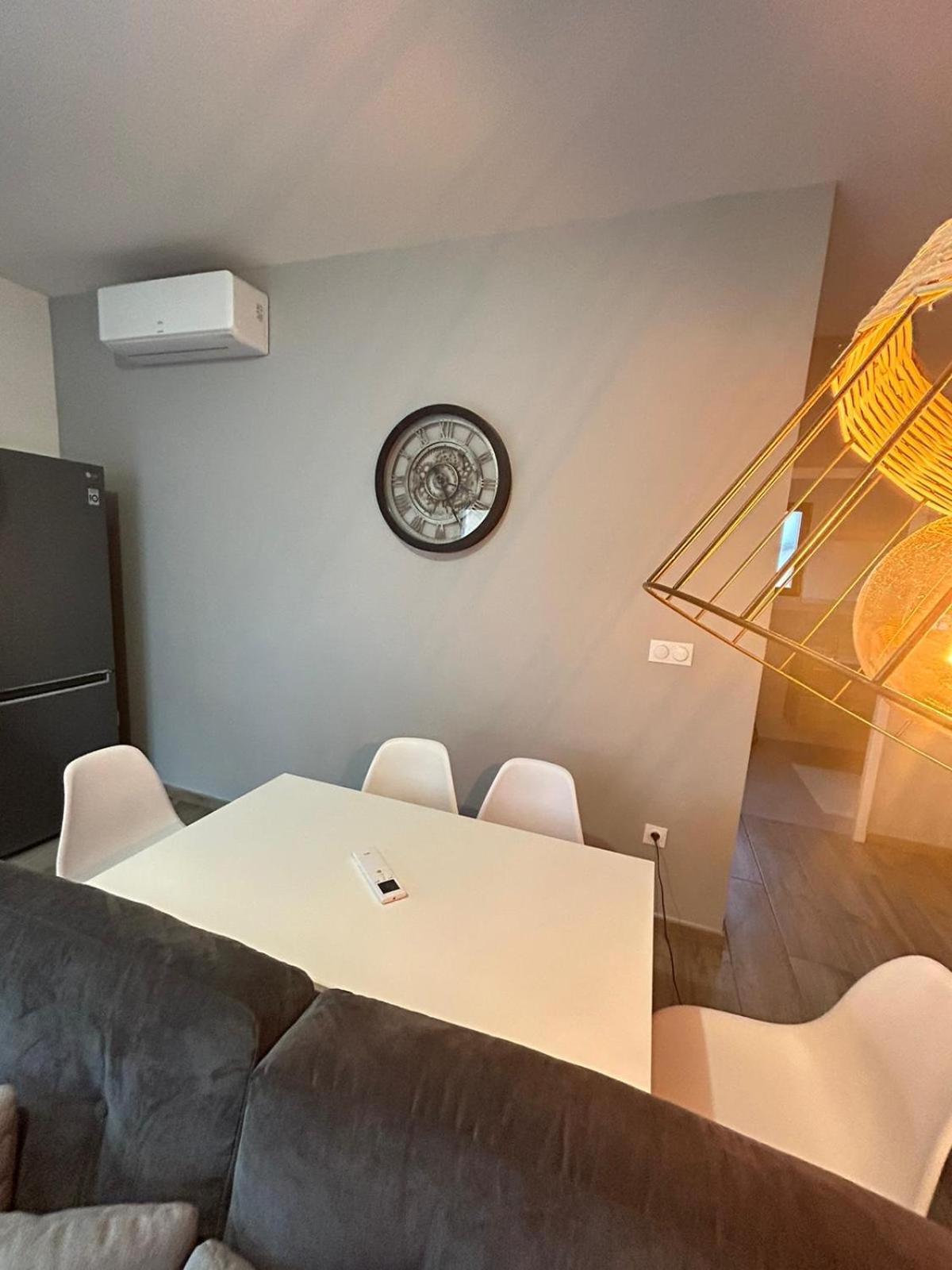 Bella Vista, parking gratuit, 5 min Auxerre Appartement Monéteau Buitenkant foto