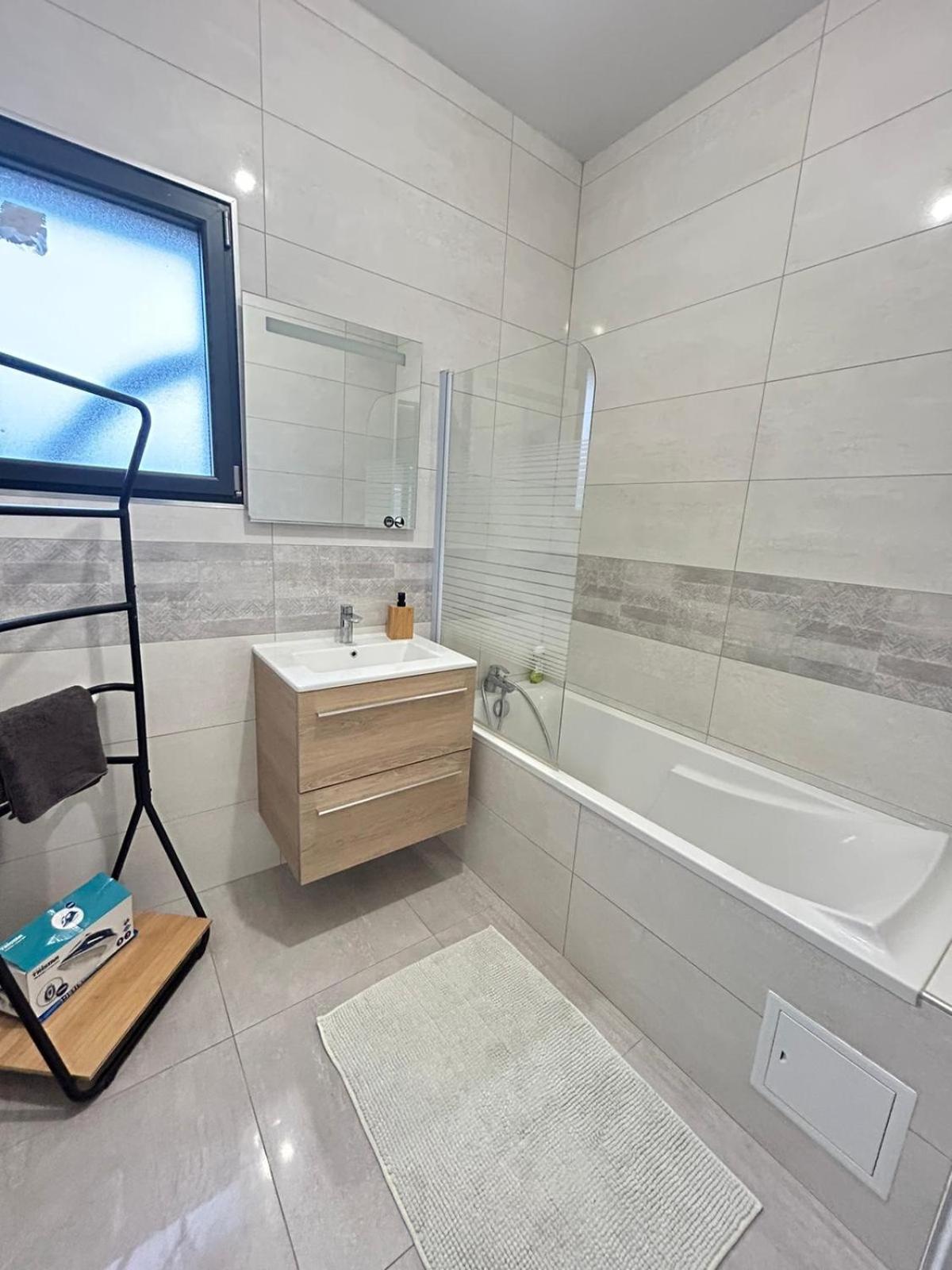 Bella Vista, parking gratuit, 5 min Auxerre Appartement Monéteau Buitenkant foto